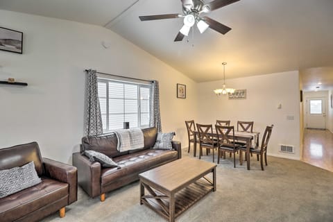 Family-Friendly Columbia Falls Townhome w/ Views! Apartment in Columbia Falls