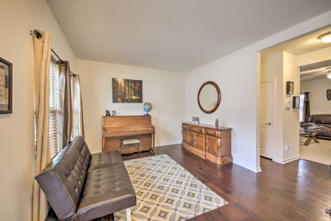 Greenwood Home: 15 Mi to Indianapolis! House in Greenwood