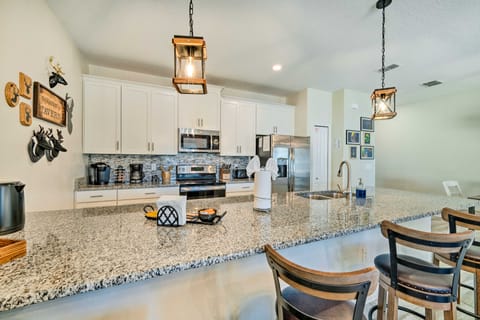 Davenport Resort Home < 10 Mi to Disney! Apartment in Four Corners