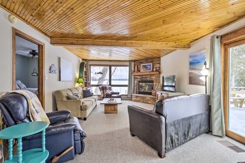 Lakefront Mercer Home: Private Dock & Kayaks! House in Wisconsin