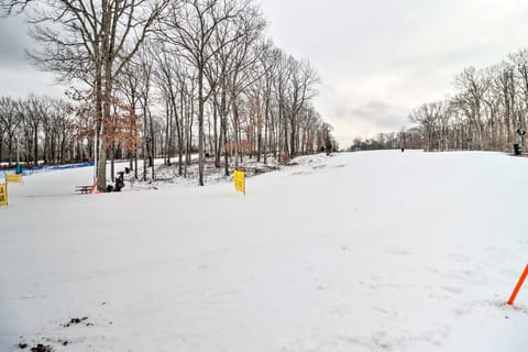 Peaceful Poconos Escape w/ Lake Access & Hiking! Apartment in Kidder Township