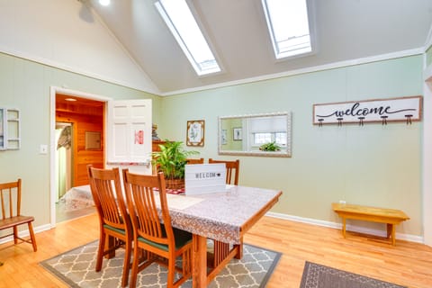 Prime Lakeside Village Location: Apt w/ Kitchen! Apartment in Bemus Point