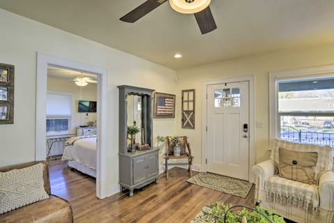 Ideally Located Chico Home - Fire Pit & Grill House in Chico