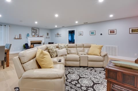 Pool Table, 4 Mi to Lake: Inverness Getaway! House in Florida