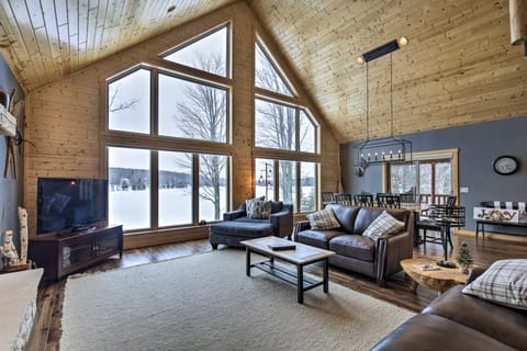 Lakefront Cottage in Iron River: 3 Mi to Skiing! House in Wisconsin