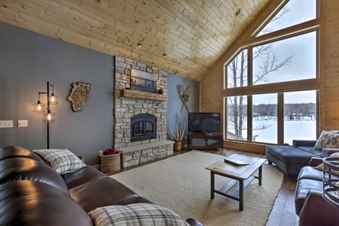 Lakefront Cottage in Iron River: 3 Mi to Skiing! House in Wisconsin