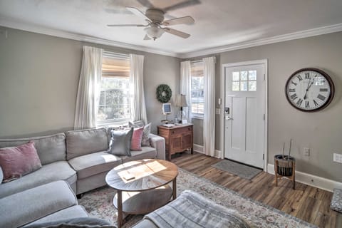 Fire Pit + Yard: Charming Port Royal Home! House in Port Royal