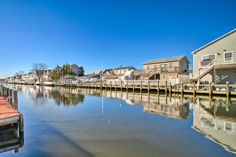 Waterfront Beach Haven West Home w/ Boat Dock House in Stafford Township