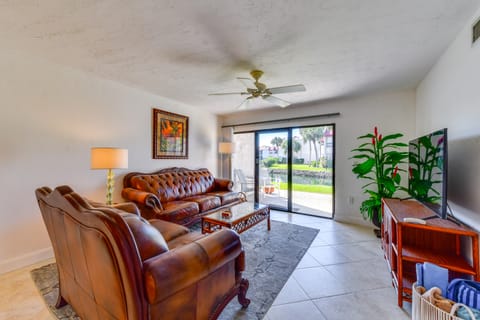 Walk to Ocean: Bradenton Beach Condo w/ Patio Apartment in Bradenton Beach