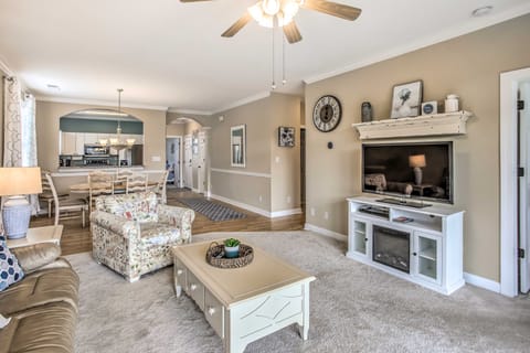 Pool, Beach & Golf: Barefoot Resort Condo! Apartment in North Myrtle Beach