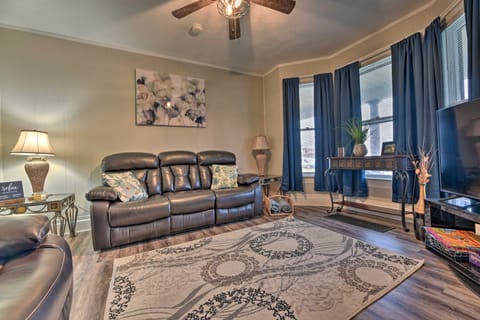 Niagara Falls Townhome: Near Wineries! Apartment in Niagara Falls