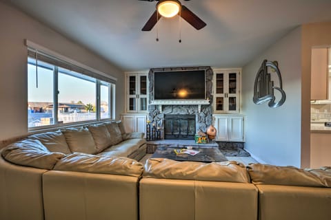 Mesa Home w/ Outdoor Pool - 2 Mi to Sloan Park! House in Mesa