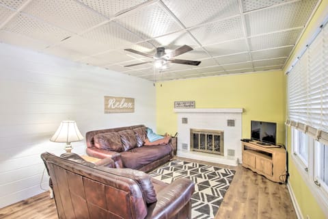 Green Lake Vacation Home w/ Screened Porch! Cottage in Wisconsin