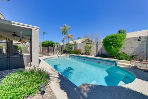Relax Poolside in Mesa: Family Home 12 Mi to Dtwn House in Superstition Springs