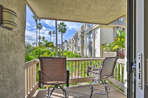'Deja Blue' Oceanside Condo on Beach w/ Pools! Apartment in Oceanside
