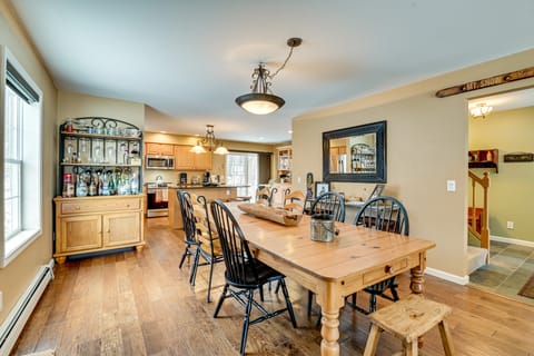 5 Mi to Mt Snow: West Dover Getaway w/ Hot Tub House in West Dover