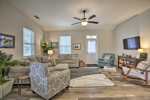 Waveland Home Near Beach: Pets Allowed! Cottage in Waveland