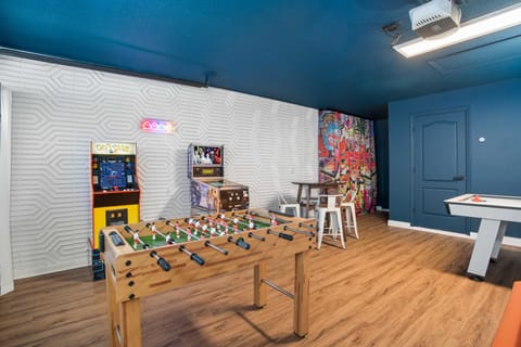 Davenport Vacation Home w/ Pool, Spa & Game Room! House in Four Corners