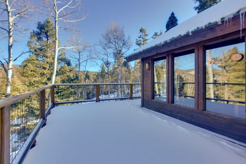 Angel Fire Cabin w/ Game Room ~ 4 Mi to Ski Resort House in Angel Fire