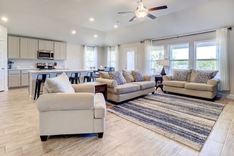 Lago Vista Home w/ Hot Tub Near Lake Travis! House in Lago Vista