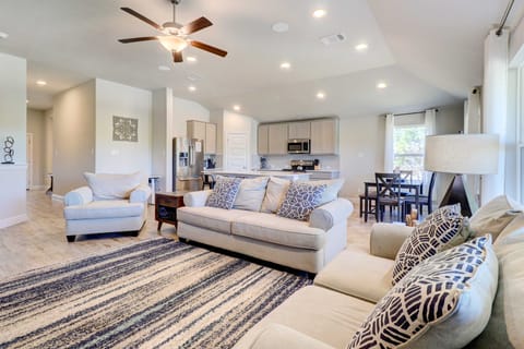 Lago Vista Home w/ Hot Tub Near Lake Travis! House in Lago Vista