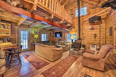 Secluded Vanderbilt Cabin, 9 Mi to Treetops! House in Michigan