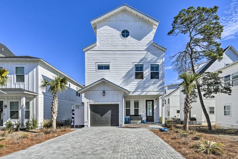Inlet Beach Escape ~ 1/2 Mi to Beach Access! House in Inlet Beach
