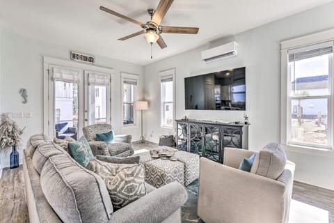 Inlet Beach Escape ~ 1/2 Mi to Beach Access! House in Inlet Beach