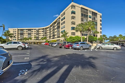 < 1 Mi to Siesta Key Beach: Condo w/ Pool Apartment in Siesta Beach