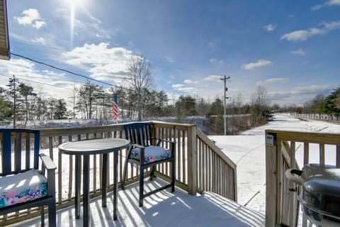 3 Mi to Cave Run Lake: Outdoor Retreat w/ Grill House in Kentucky