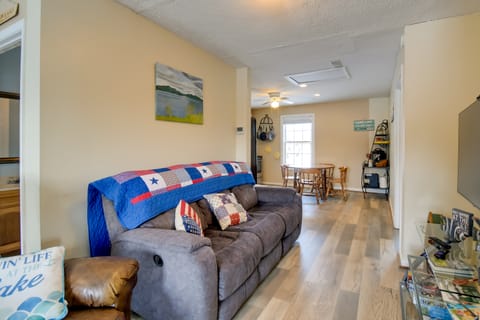 3 Mi to Cave Run Lake: Outdoor Retreat w/ Grill House in Kentucky