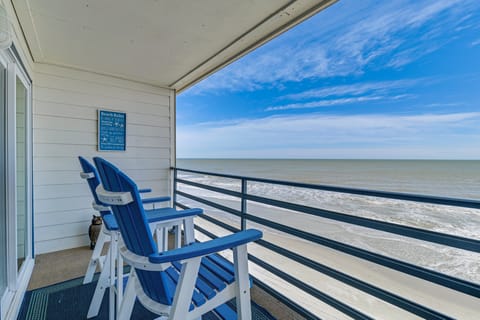 Murrells Inlet Condo on Garden City Beach! Apartment in Garden City