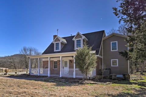 Secluded Getaway Home w/ Trails + Waterfall! House in Alabama