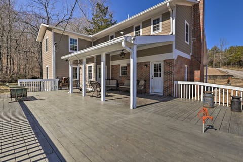 Secluded Getaway Home w/ Trails + Waterfall! House in Alabama