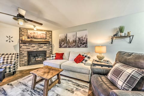 Cozy Ruidoso Condo w/ Grill & Mountain Views! Apartment in Ruidoso