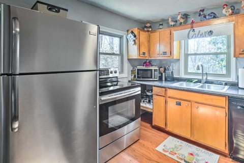 Pigeon Forge Cabin w/ Private Hot Tub & Gas Grill House in Pigeon Forge