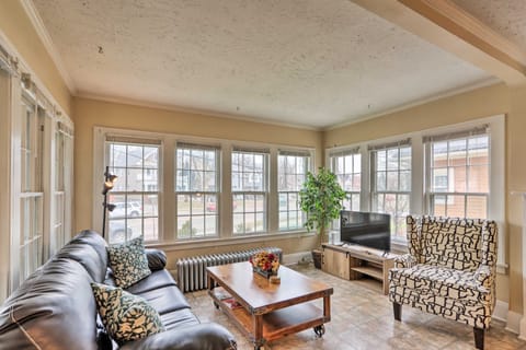 Lakewood Home w/ Yard ~ 8 Mi to Cleveland! House in Lakewood