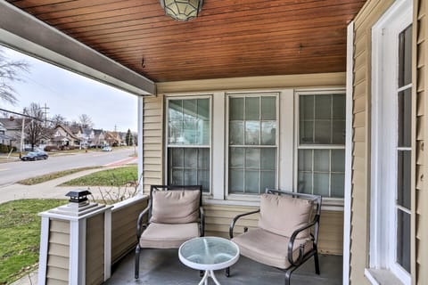 Lakewood Home w/ Yard ~ 8 Mi to Cleveland! House in Lakewood