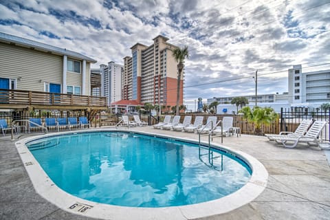 Gulf Shores Condo w/ Pool & Grill: Walk to Beach! Apartment in Gulf Shores