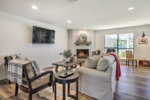 'Green Acres' Home w/ Fire Pit + Fishing Pond House in Alabama