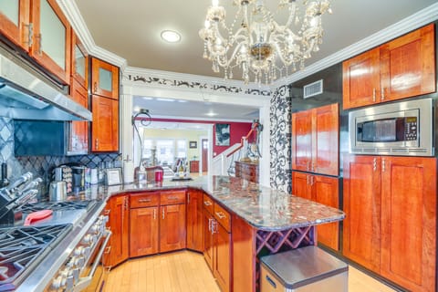 Spacious Houston Home w/ Deck ~ 2 Mi to Downtown! House in Houston