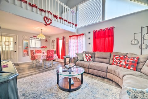 Tobyhanna Home Near Kalahari w/ Lake & Pool Access House in Coolbaugh Township