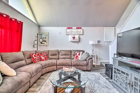 Tobyhanna Home Near Kalahari w/ Lake & Pool Access House in Coolbaugh Township