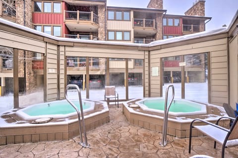Walk to Ski Resort: Breckenridge Condo w/ Hot Tub! Apartment in Breckenridge
