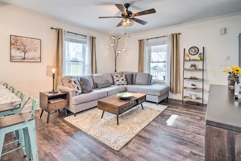 Greenville Escape w/ Deck + Fire Pit! House in Greenville