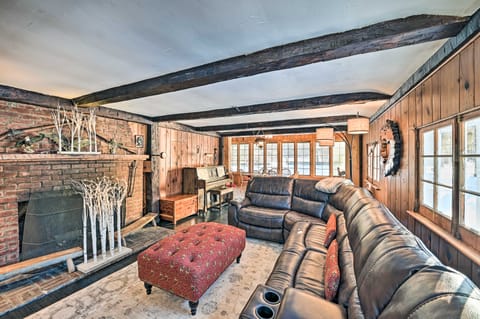 All Year-Round Retreat Near Windham Mountain House in Capital District, NY, USA