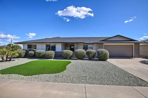 Putting Green, Community Perks: Sun City West Home House in Sun City West