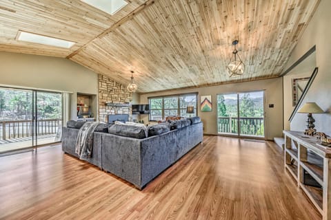 Ruidoso 'Memories Mountain Retreat' w/ Hot Tub! House in Ruidoso