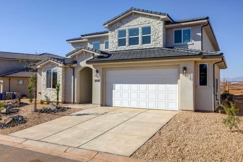 Washington Home w/ Mtn Views, Near Hiking! House in Washington