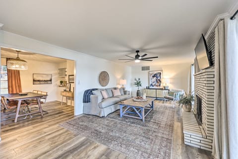 Waterfront Home w/ Dock < 3 Mi to Oaklawn Racing! House in Hot Springs